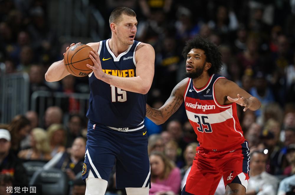 球迷们津津 球迷们津津